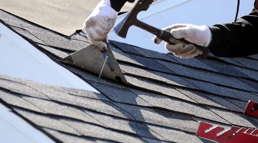Professional residential roofers in Castleton, IL